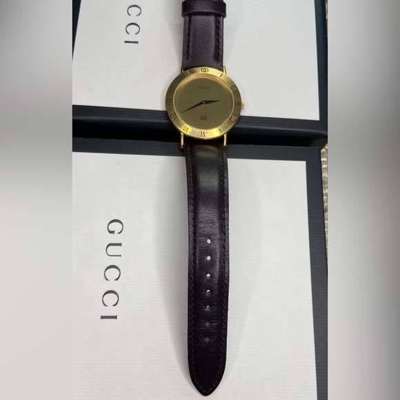 GUCCI ❤️❤️ AUTHENTIC WOMENS WATCH - Picture 5 of 9